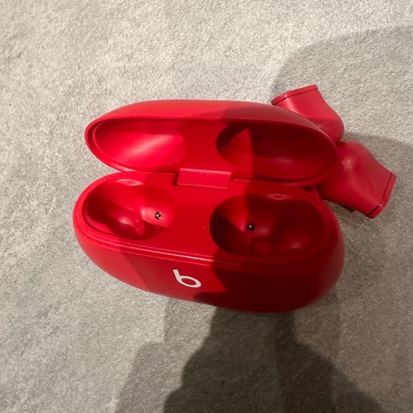 Beats Studio Buds - Picture 6 of 7